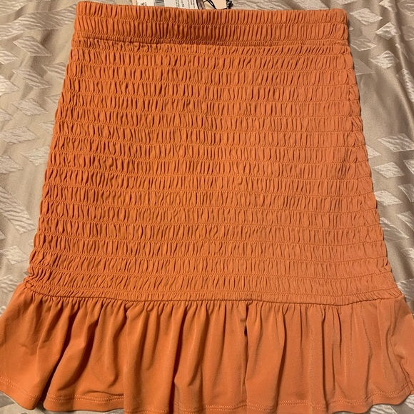 BCBG smocked mini skirt 🔥 - Picture 10 of 13